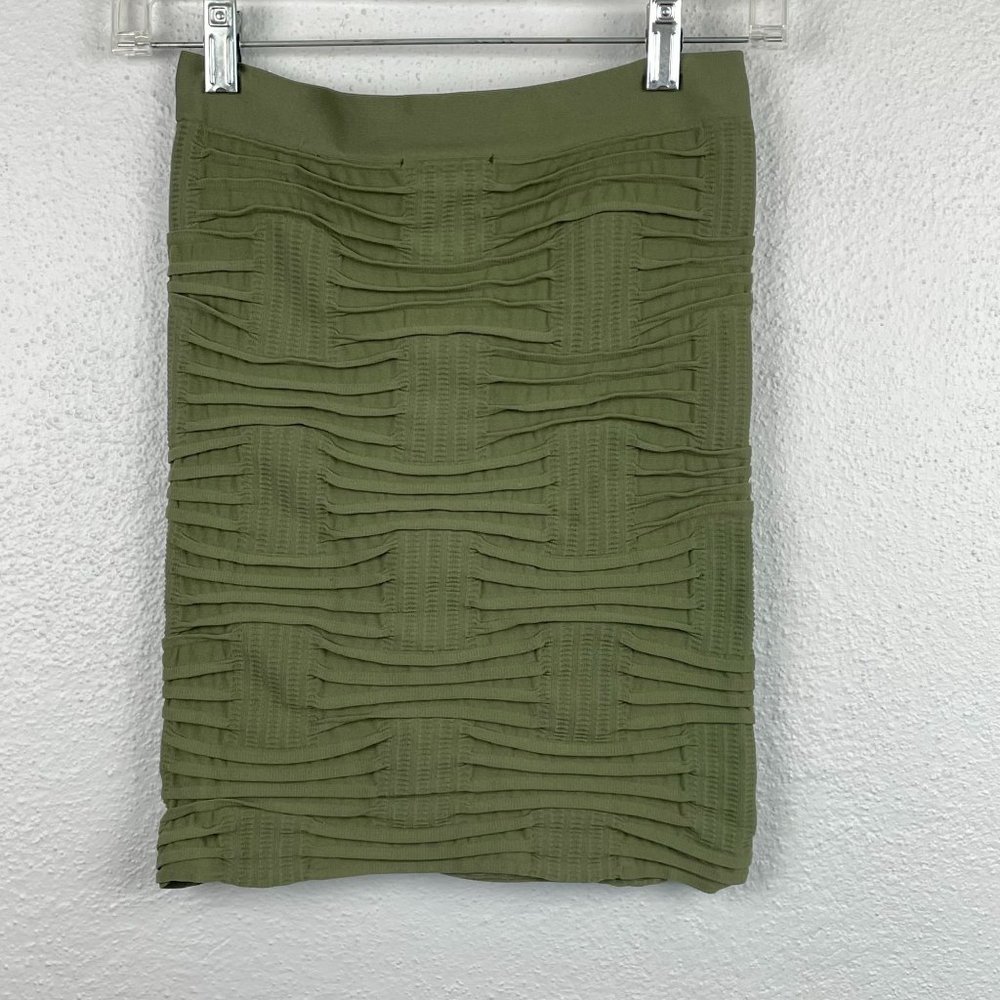 Bebe Women's Green Textured Stretch Bodycon Pull On Mini Skirt - Size S